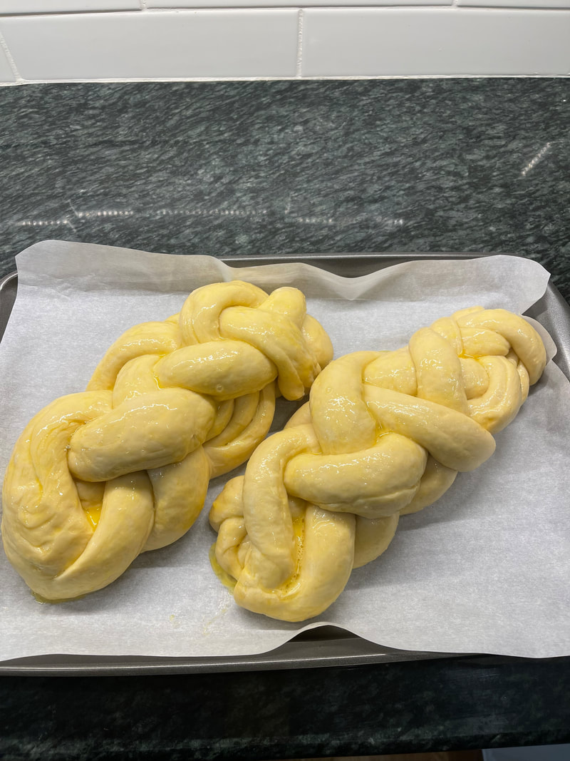  The Kosher Cook Silicone Braided Challah Mold - Small - Braided  Oval Challah Pan - Challah Bread Baking Mold - No Shaping Required: Brioche  Pans: Home & Kitchen